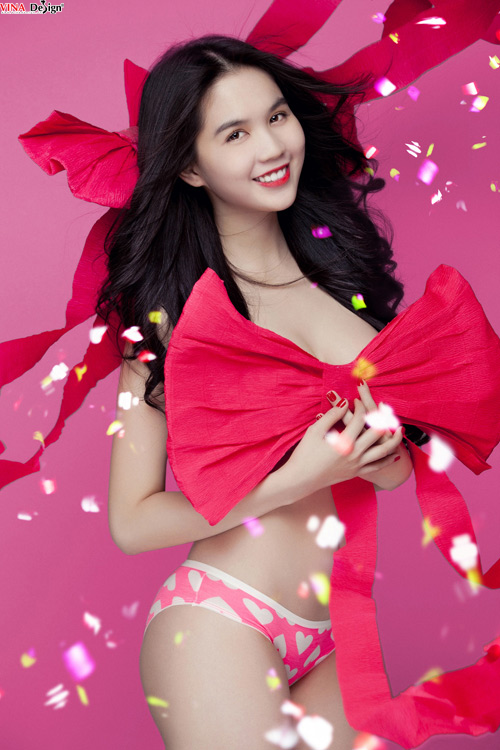 Ngọc Trinh Bikini